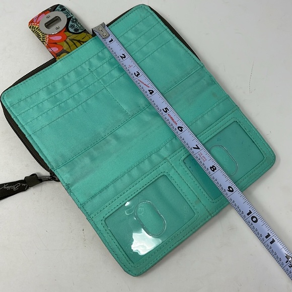 VERA BRADLEY FLOWER SHOWER LARGE QUILTED TWIST LOCK AND ZIP AROUND WALLET - Picture 15 of 16